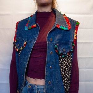 VINTAGE Jean Vest with floral patterns